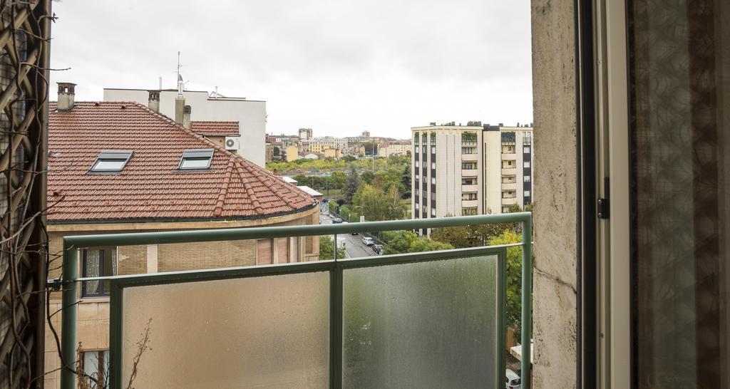 Apartamento Joivy Warm Family Flat For 6 With Terrace In Milán Exterior foto