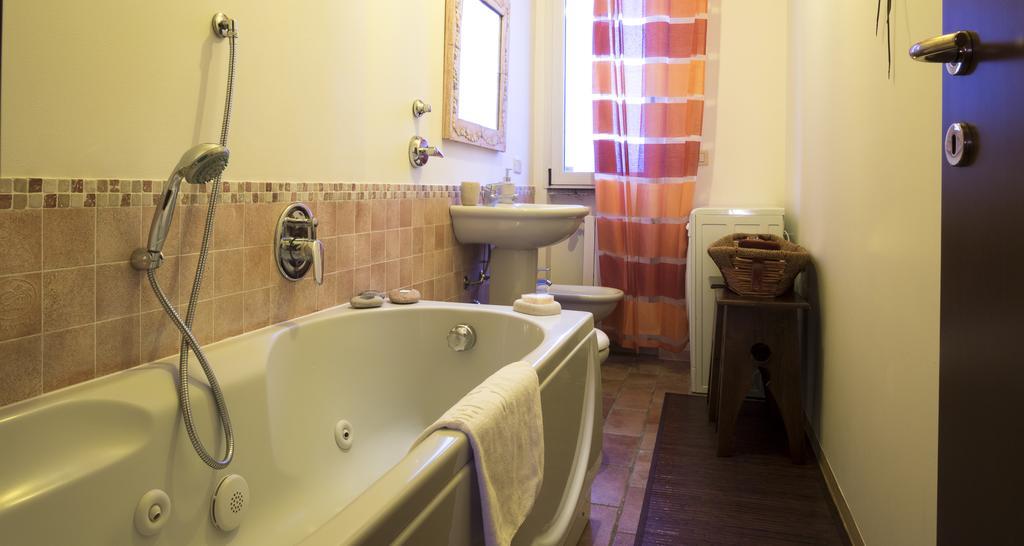 Apartamento Joivy Warm Family Flat For 6 With Terrace In Milán Exterior foto